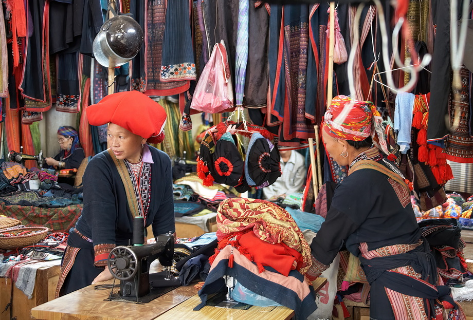Black Hmong People