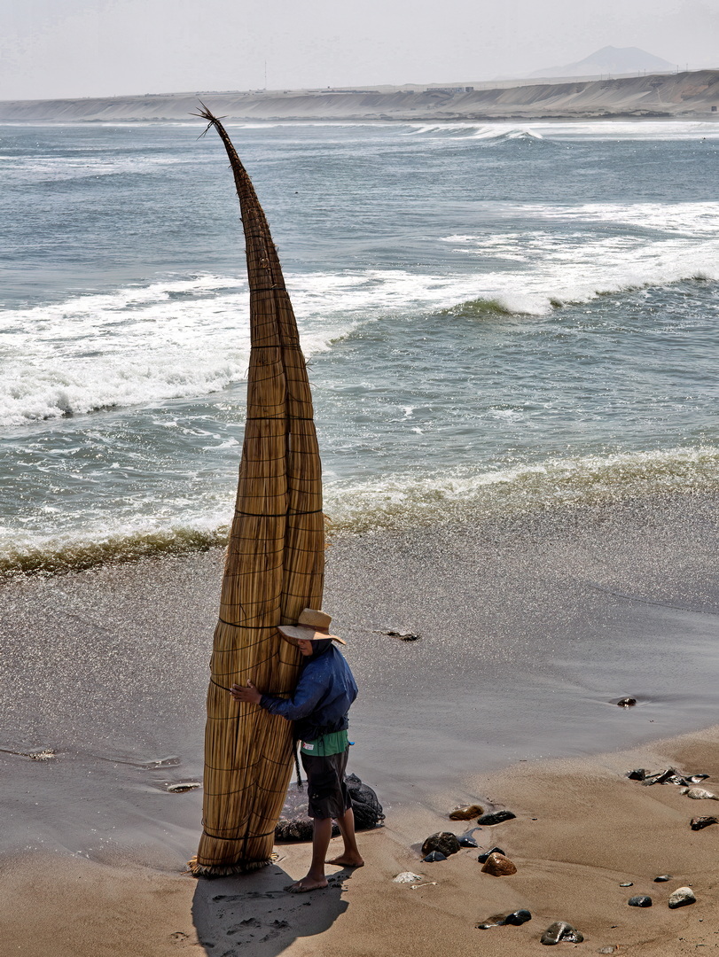Totora reed boats (Balsas de Totora)