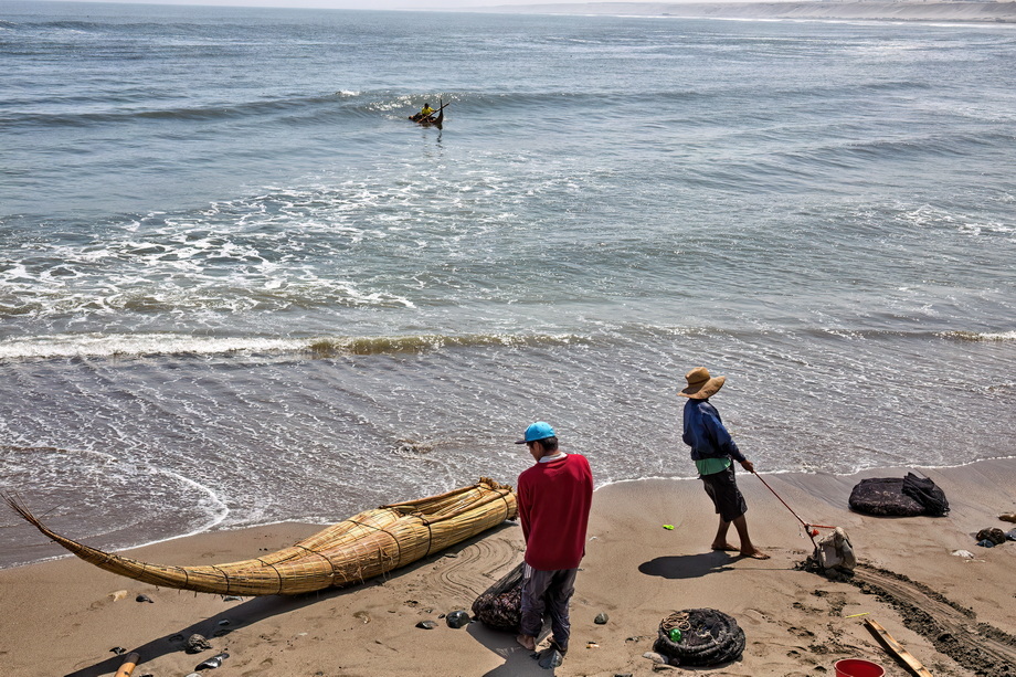 Totora reed boats (Balsas de Totora)
