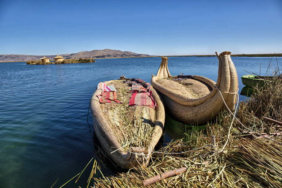 Totora reed boats (Balsas de Totora)